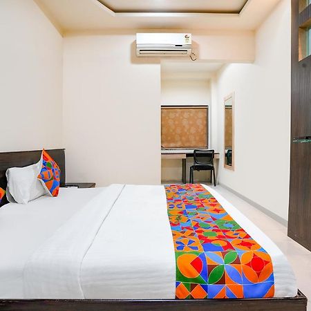 Fabhotel Regent Inn - Nr Skywalk Bridge Pimpri-Chinchwad エクステリア 写真