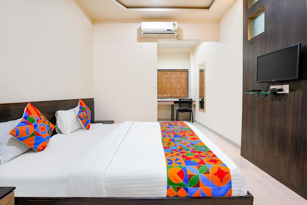 Fabhotel Regent Inn - Nr Skywalk Bridge Pimpri-Chinchwad エクステリア 写真